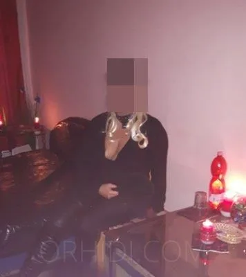 Madam Sona escort Praha